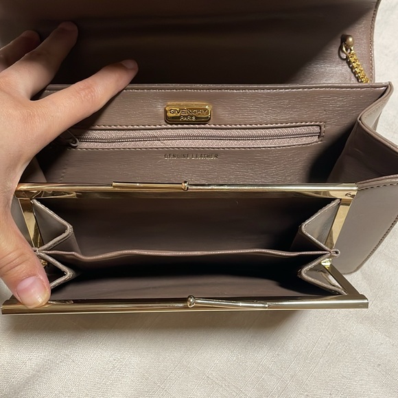 Givenchy - Picture 7 of 8